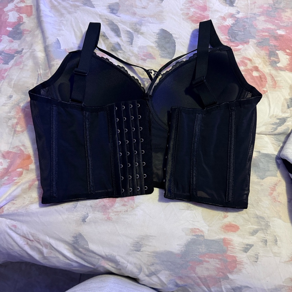 Chic Black Lace Underwire Bra - Picture 2 of 3